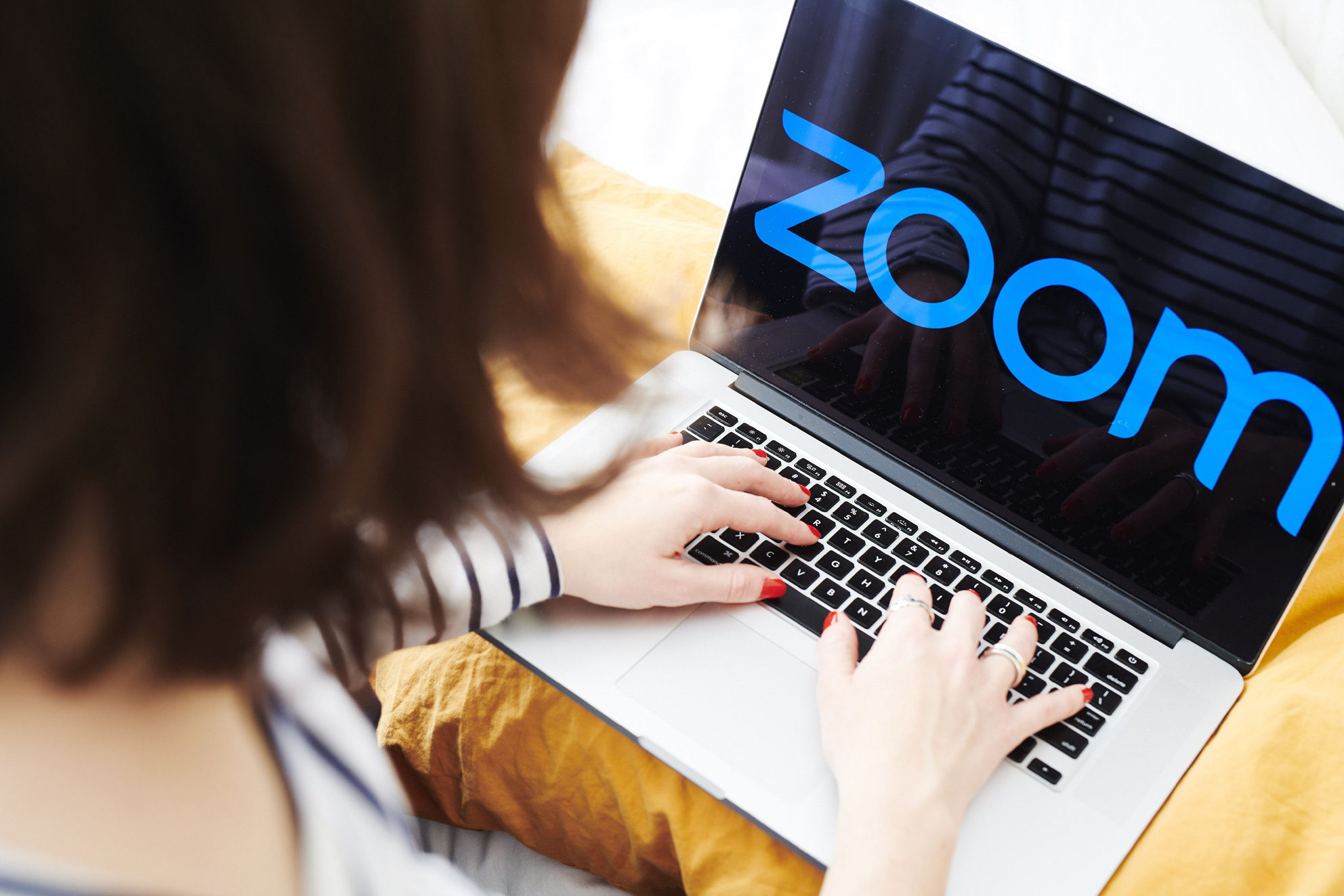 Zoom会议遭骇客入侵 美联储理事被迫取消谈话