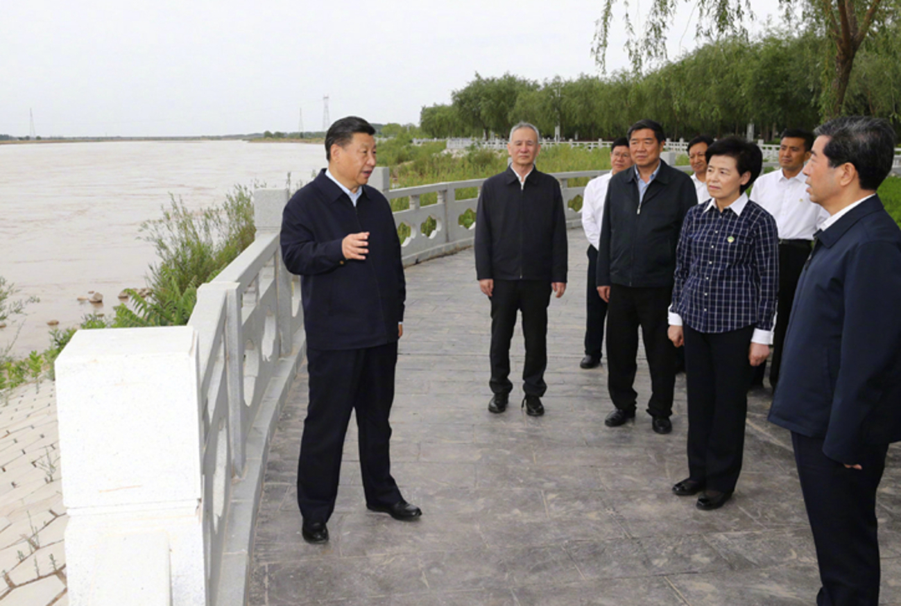 习近平莅临宁夏 访回满蒙藏族居民