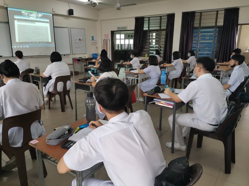 6.8分舒適度 學生滿意返校上課