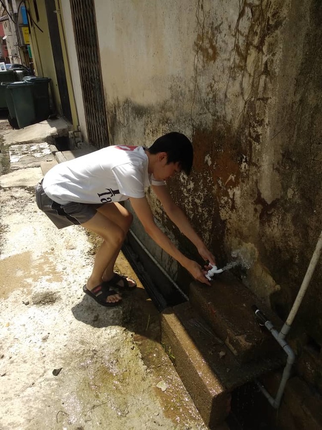 文德甲查比丁街水表失窃水涌出