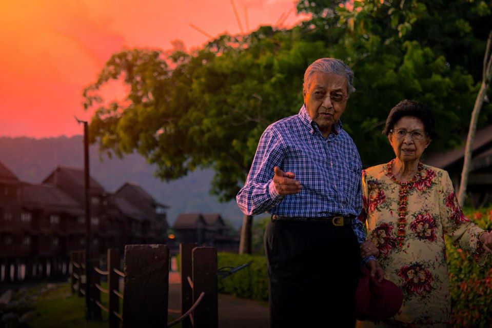 結婚64周年 敦馬曬照片秀恩愛