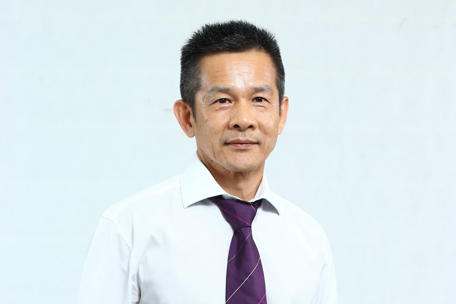 跻身十亿美元富豪俱乐部 黄德顺第五手套天王