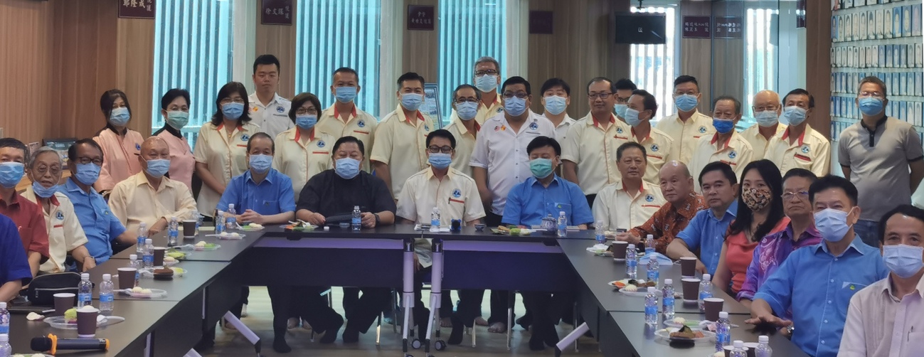 廖忠华:迈向全球发展 设安溪会馆联会网站