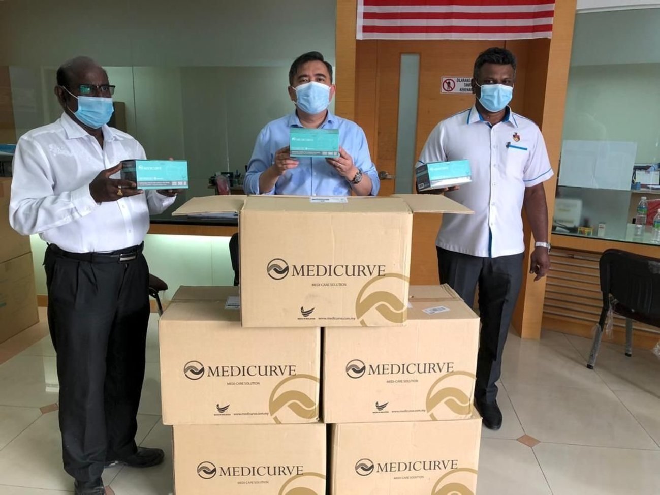 MediCurve履行社会责任 捐1万口罩颁民众