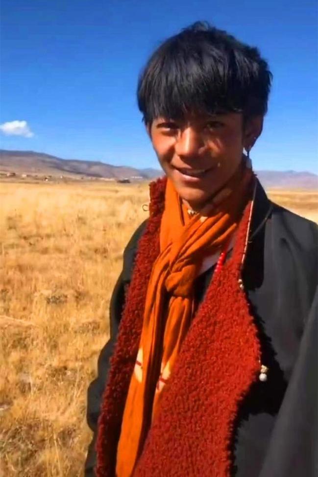 藏族青年凭7秒录像 一周狂吸百万追随者