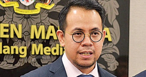 中央取消槟轻快铁贷款担保 沈志强:可耻政治报复
