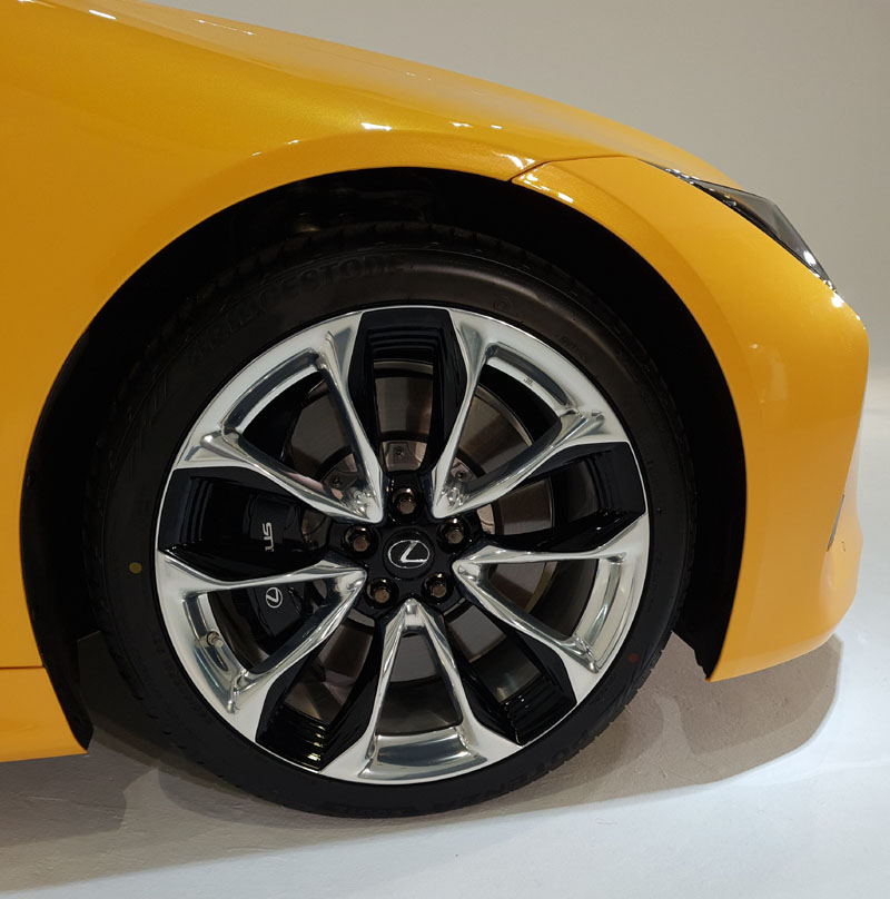 凌志敞篷跑车LC 500 Convertible 自由奔驰