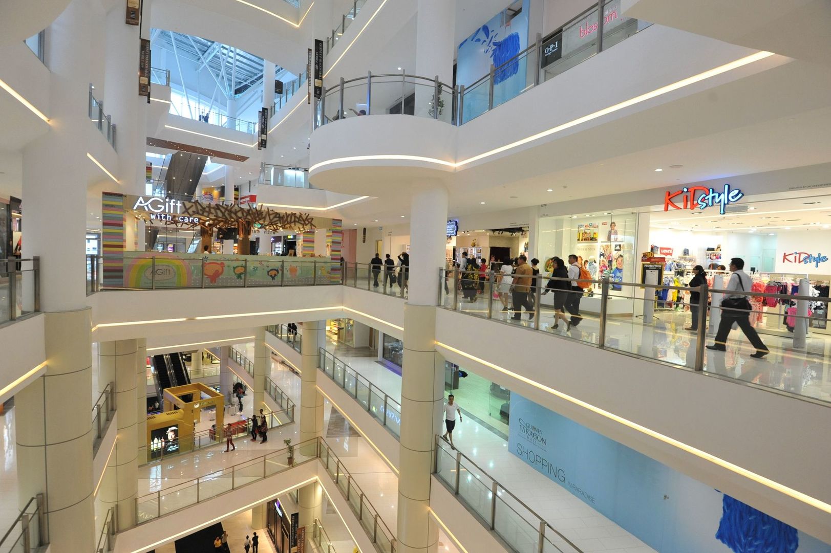 零售产业线上线下扭转乾坤