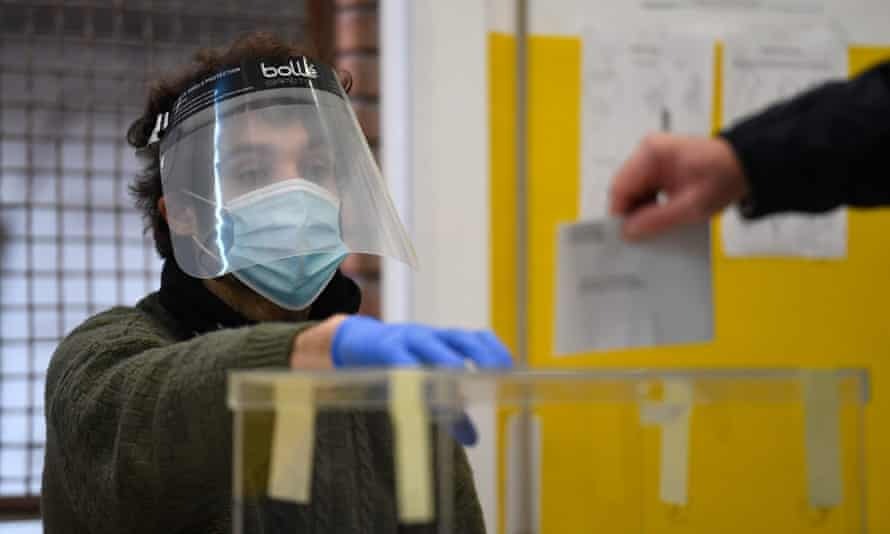 统独拉锯不敌疫情 加泰罗尼亚选举落幕
