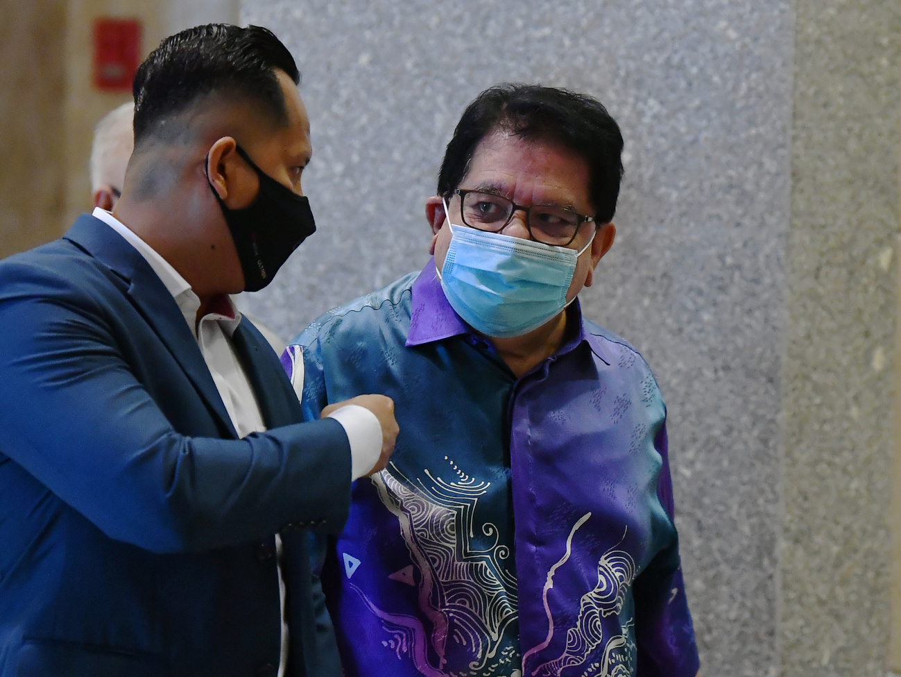 律师:高庭法官不接受 姑南收200万是政治献金