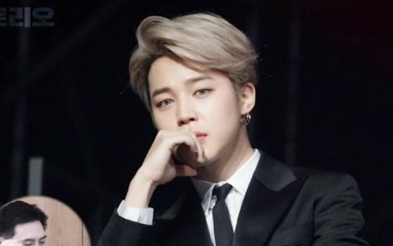 被傳整形12次 Jimin模仿者疑是AI圖像