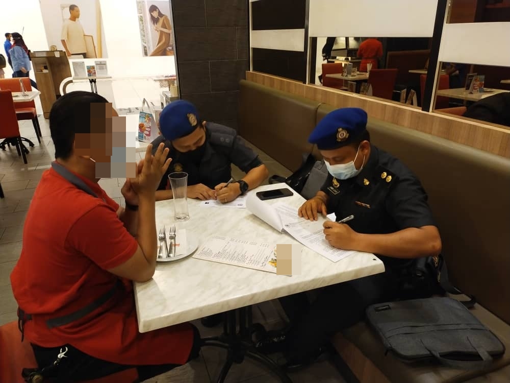 一杯白開水售超過1元 貿消局要求15食肆業者解釋