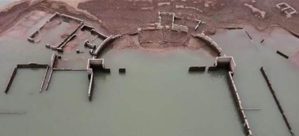 潮汕地区持续干旱 水库见底露出古城墙