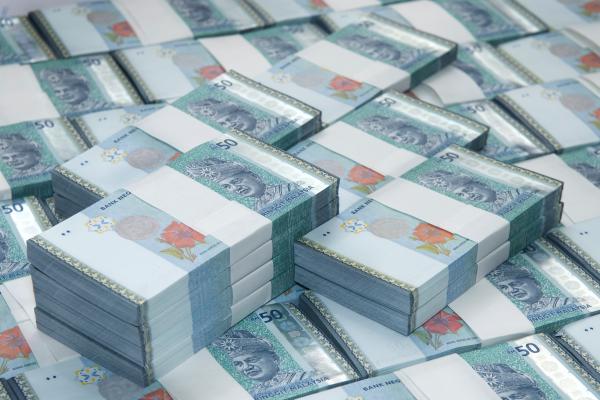 涉卷逾8万公款25失信罪 连锁饮食店主管不认罪