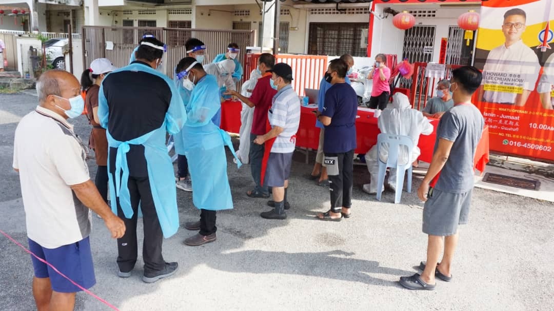 【视频】社区中心1助理确诊 60人筛检皆阴