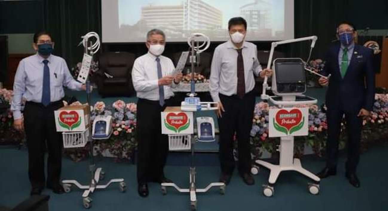 宜康省捐巴生中央医院 18万医疗器材及物资