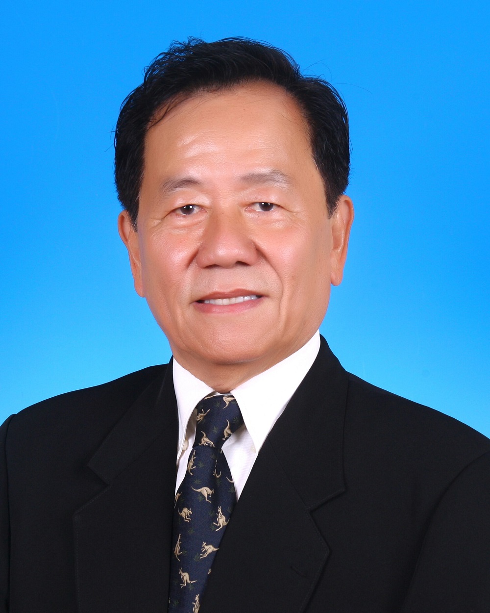隆雪华接纳杨贵盛辞董事职