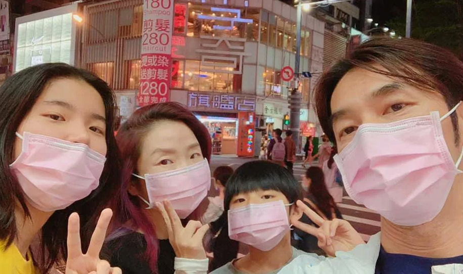 陶晶瑩送女赴美留學  全家當地打輝瑞疫苗