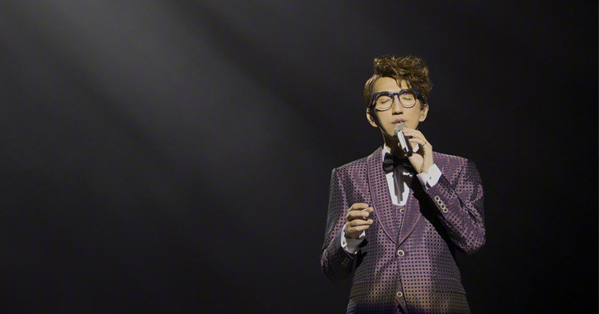 林志炫2公尺高舞台坠落受伤  网爆底下全铁板无防护设施