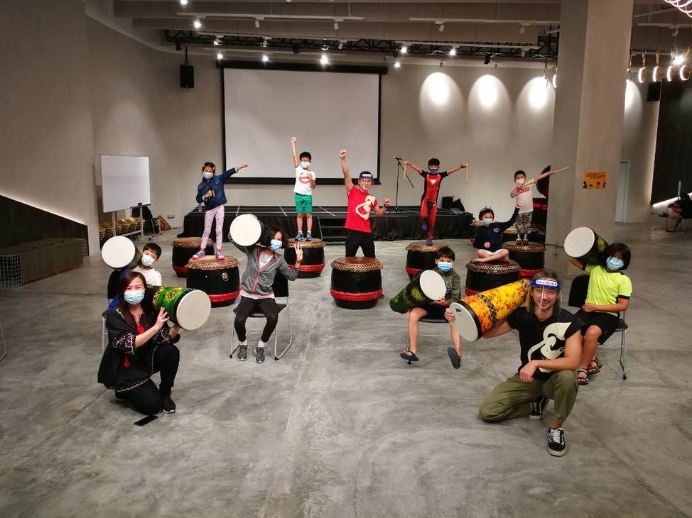 “戴宋谷拍照太刻意” 手集团敲击爱国不造作