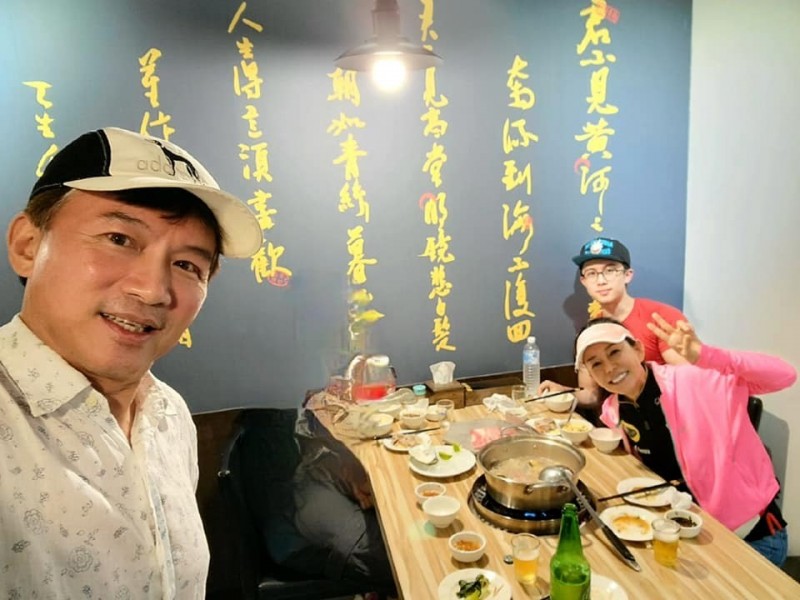  狄莺, 火辣长辈图, 龙劭华, 酸民, 孙鹏, 孙安佐, 