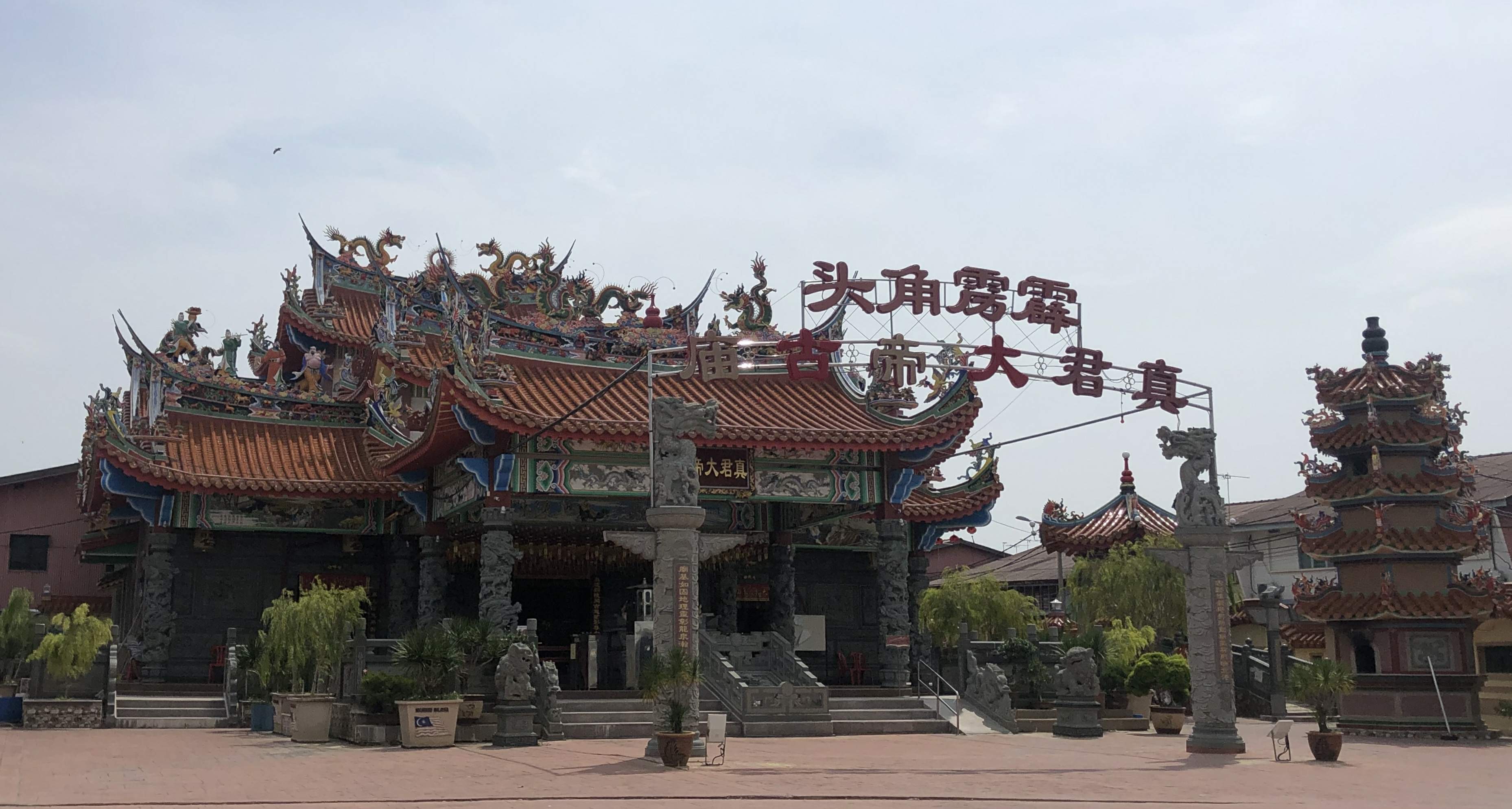 隔壁渔村“角头“的“真君大帝古庙”。