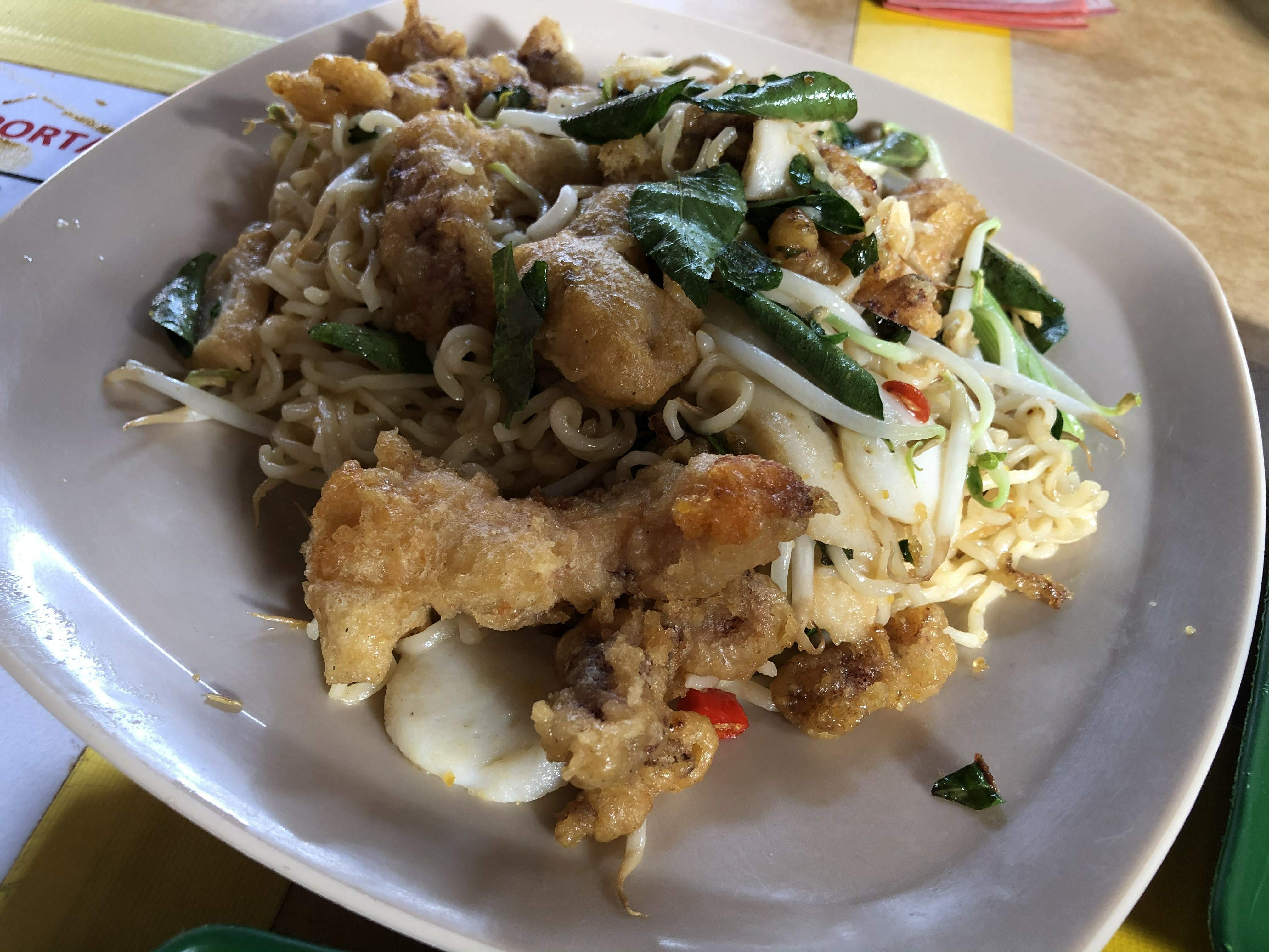 炸虾姑,肉质鲜嫩饱满。