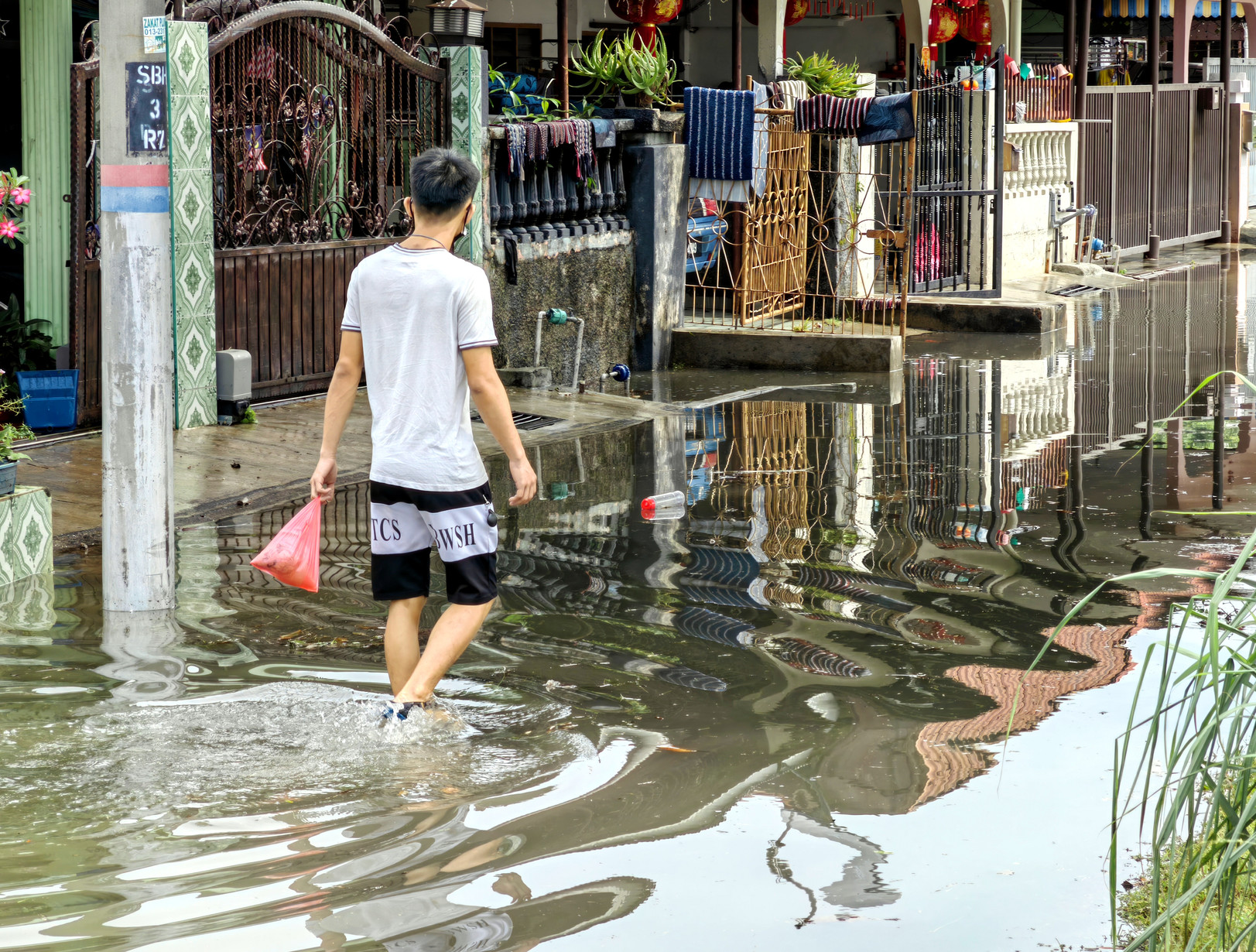 巴生 水災 涉水
