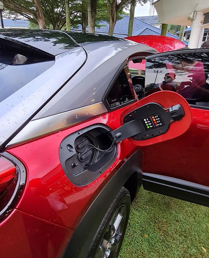 萬事達純電動車MX-30