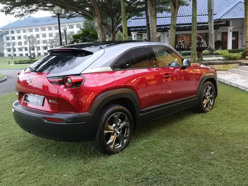 萬事達純電動車MX-30