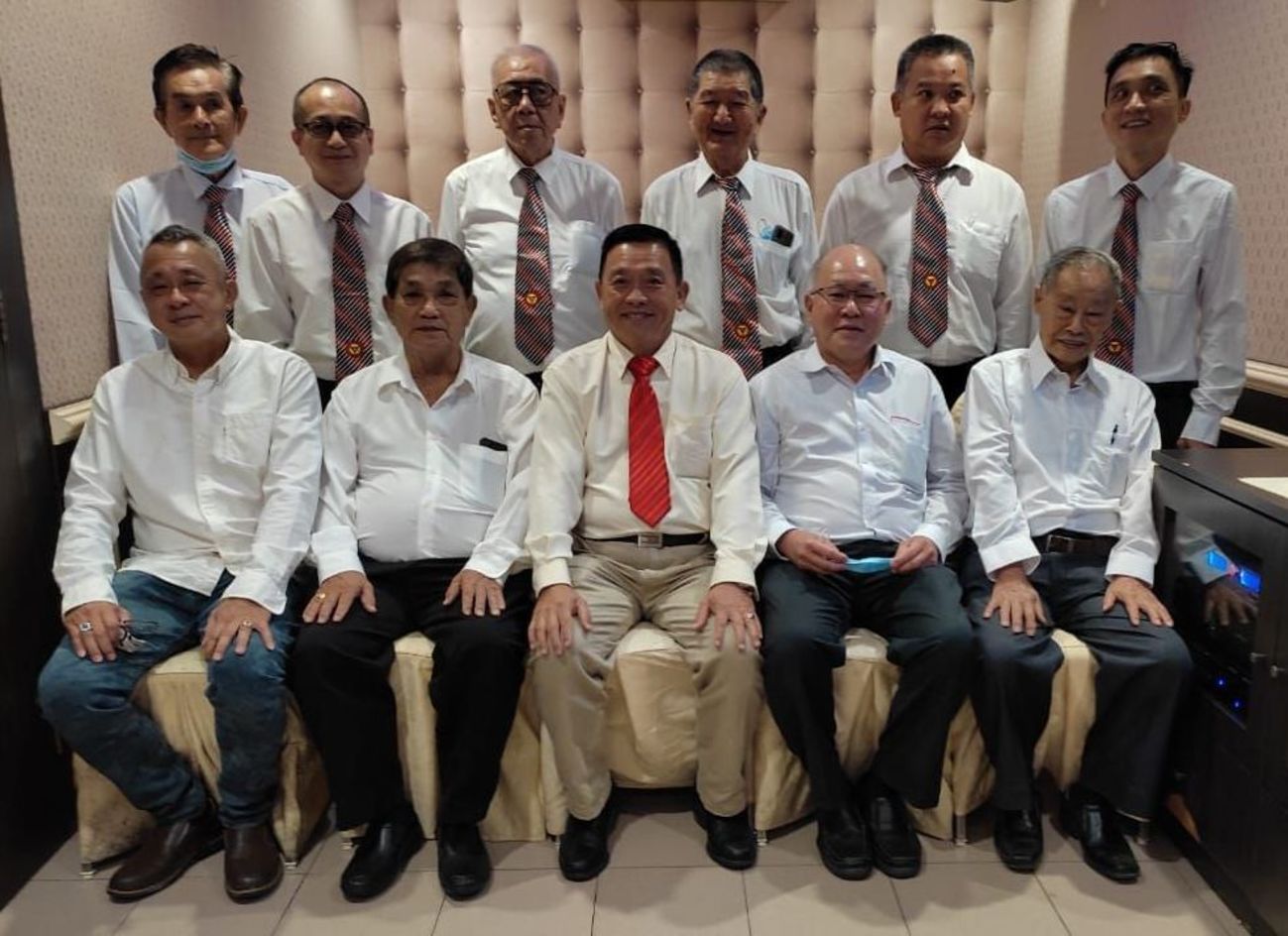 林亚阳:吸引本地人就业 企业应多予员工福利
