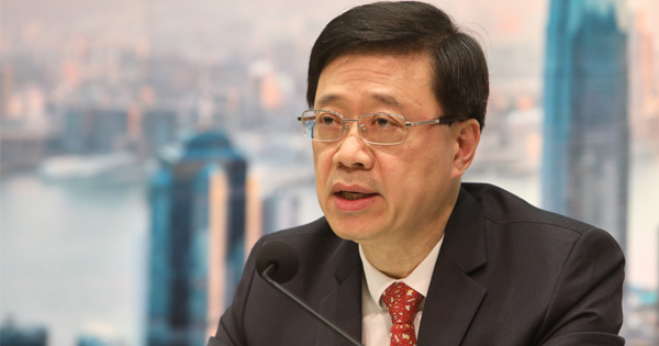 陷特首魔咒·林鄭月娥下台 李家超出馬采澳門模式