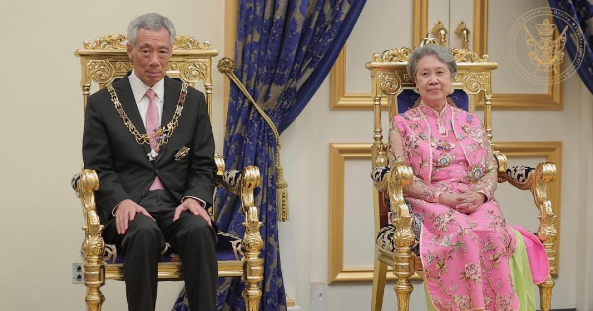 获柔佛苏丹封赐拿督勋衔 李显龙夫妇出席授勋仪式