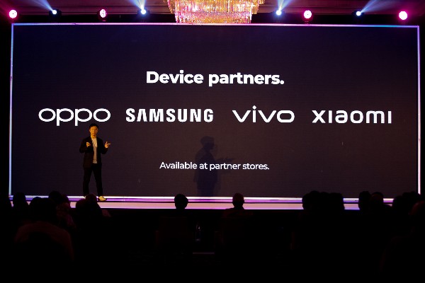 Yes 5G for All 超值配套 5G智能手机大赠送！