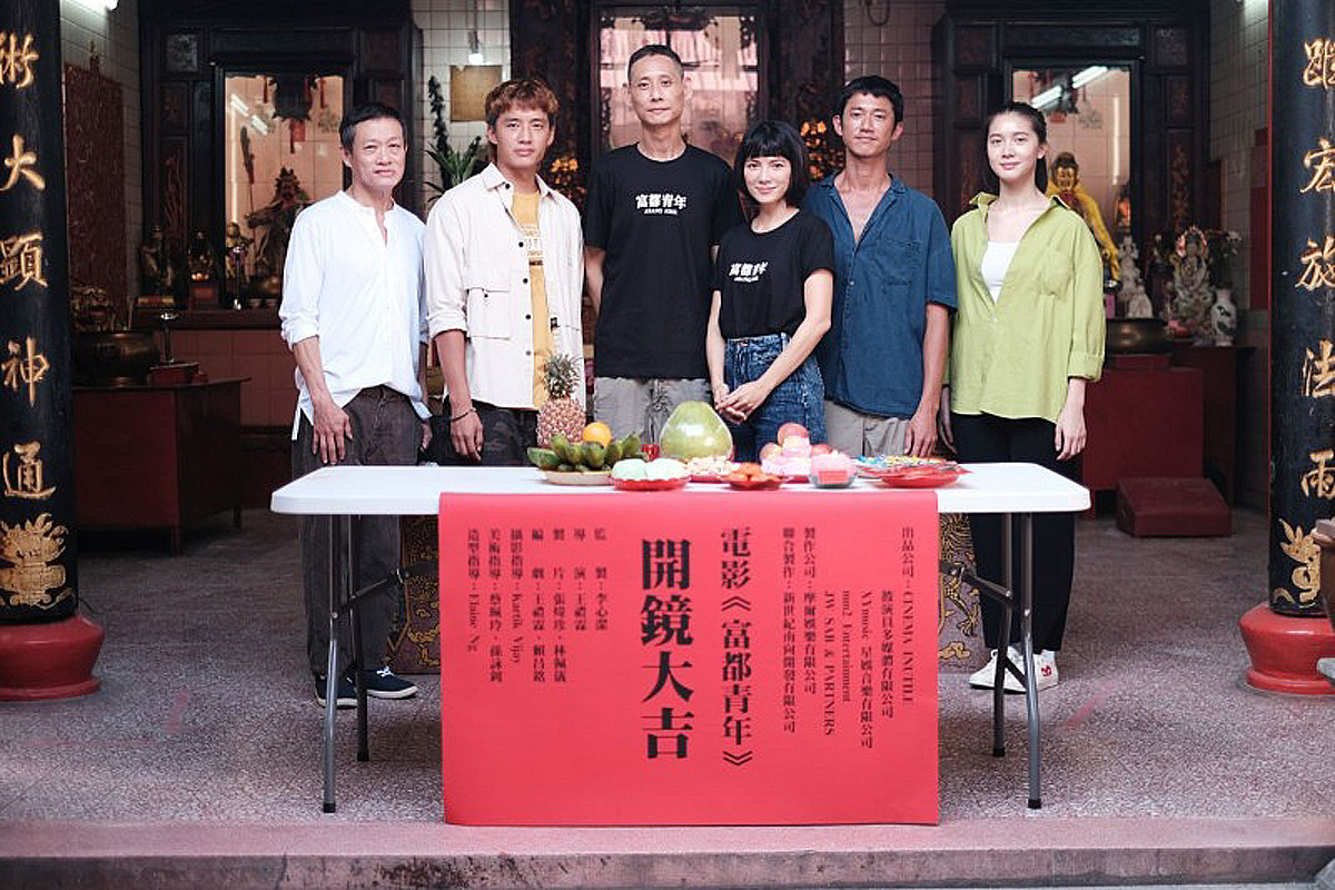 吳慷仁來馬拍片曬成蝦仁 李心潔初任監製感謝老公