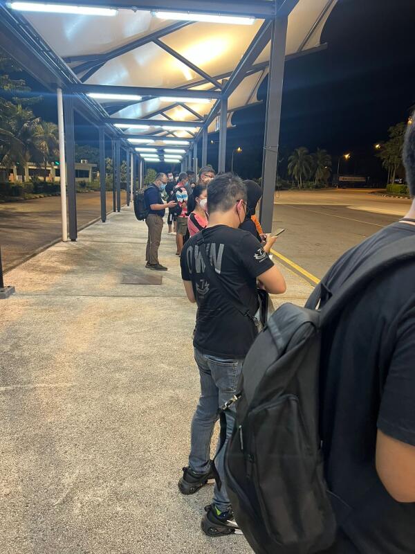 搭跨境巴士苦候1小时 越堤族申诉耽误通勤