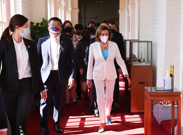 传佩洛西离台前 拟与前天安门活动人士会面