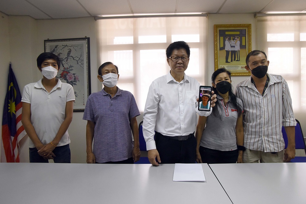坠裸聊陷阱被拍手淫视频  青年不堪勒索上吊自杀