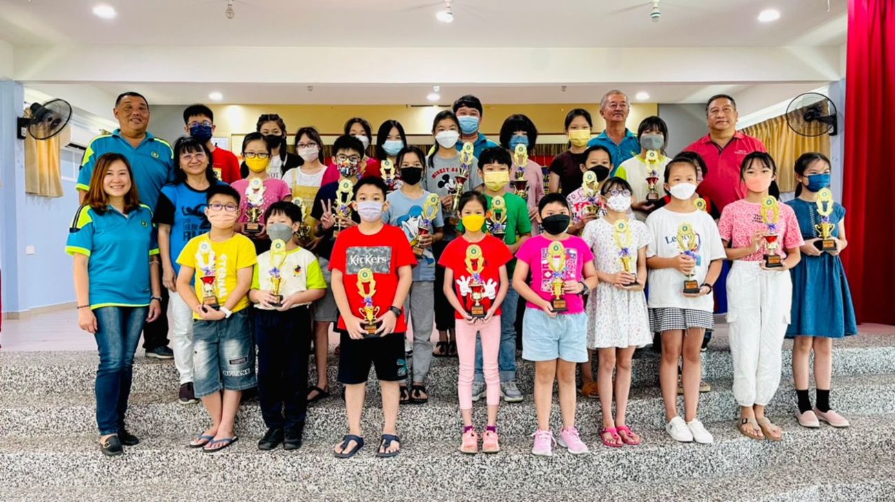 甘馬挽挽華小學校友會主辦 中秋填色賽獲150學生參與