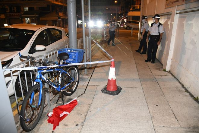 香港多区五星旗横额遭毁 3男落网包括英汉