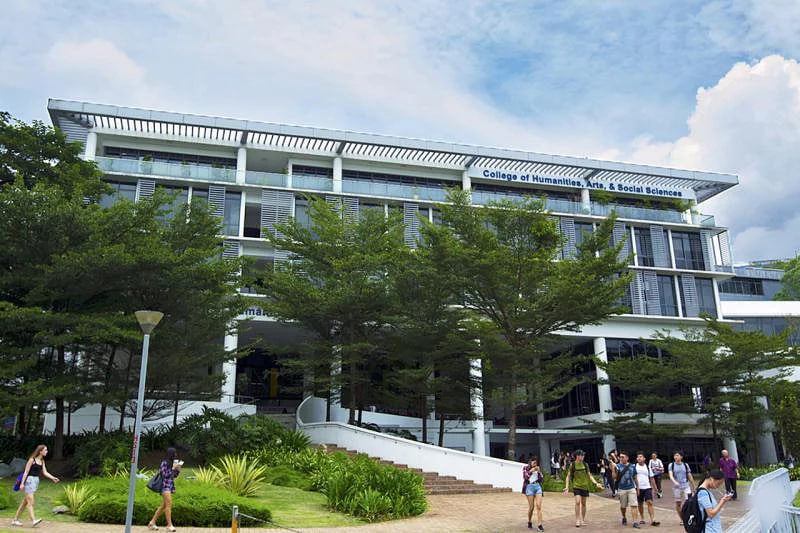 考前考卷被公开 南洋理工大学218人须重考