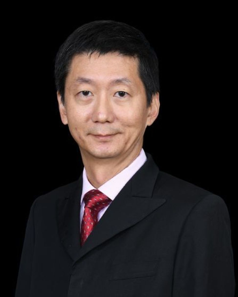 顏登逸