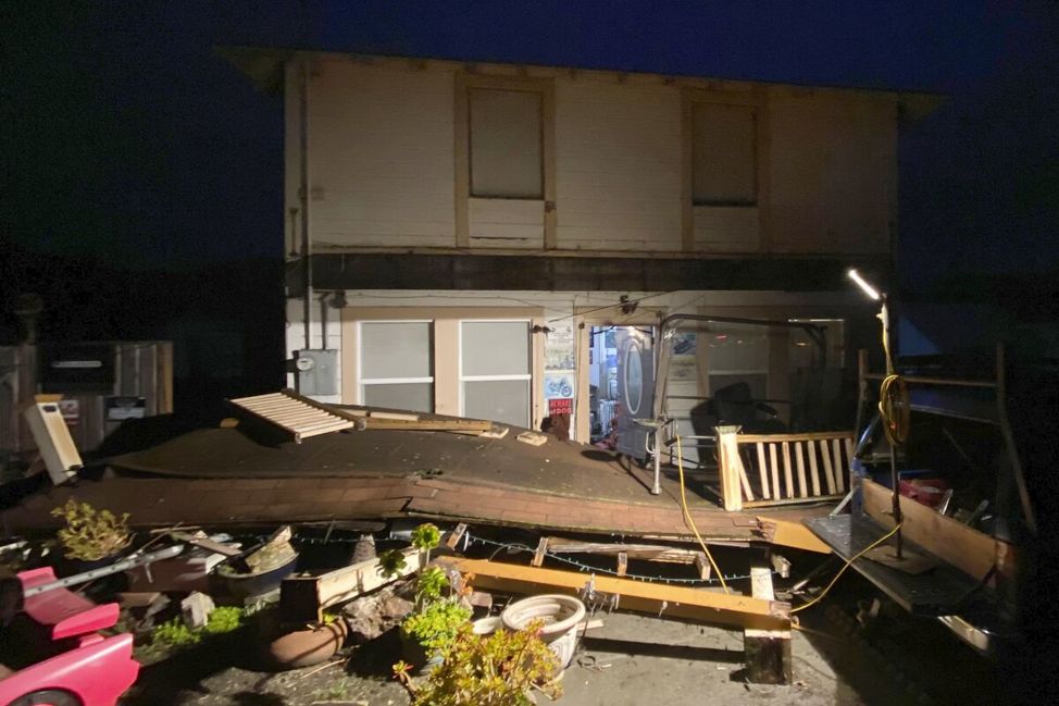 美国加州6.4级地震 至少2死11伤