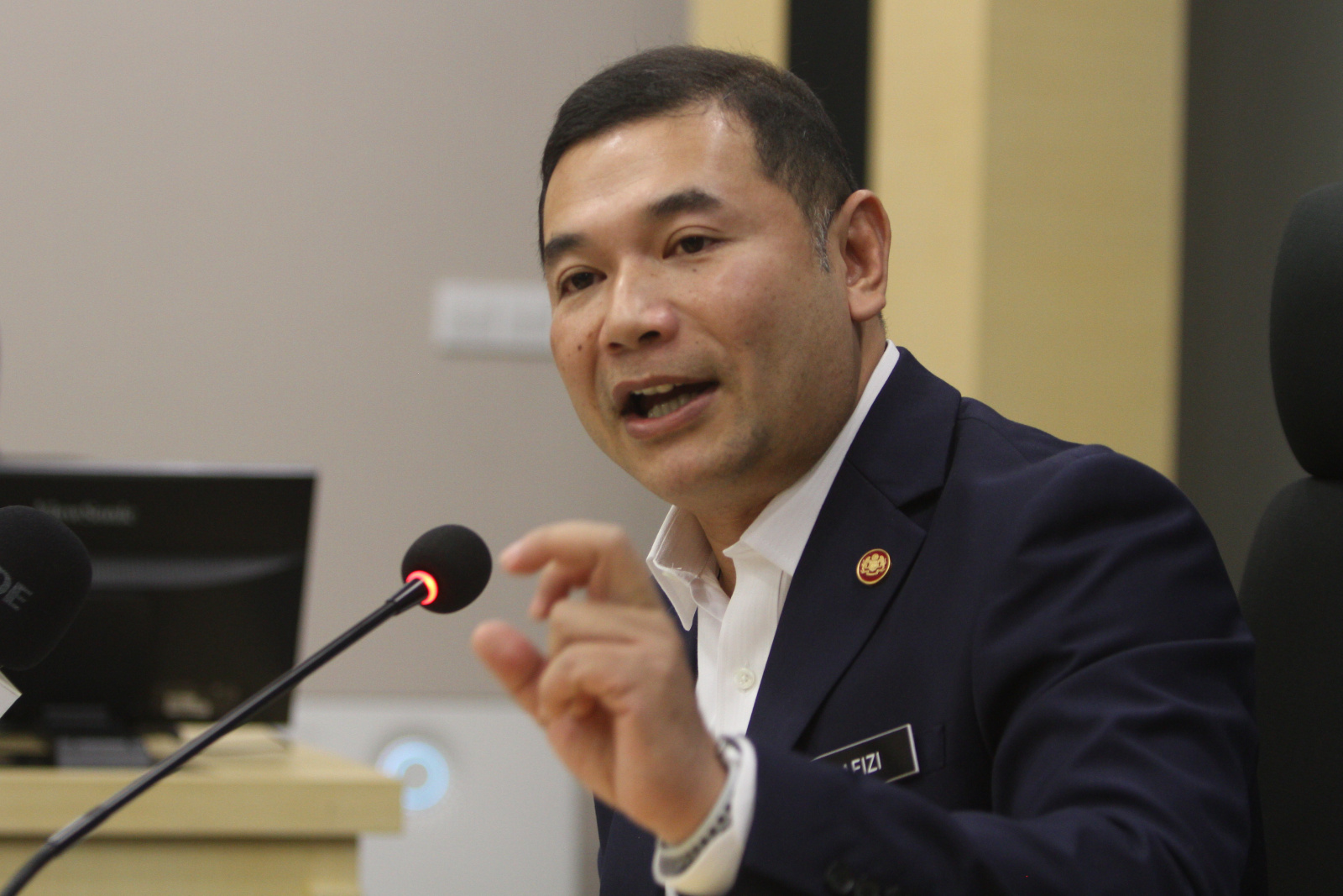 拉菲兹:若马币强稳 2026年成高收入国
