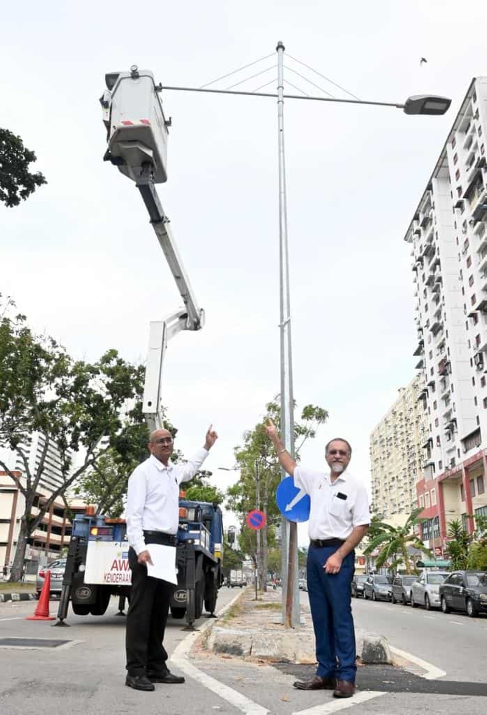 佳日星:槟岛路灯换LED省钱 中央应承担更多电费