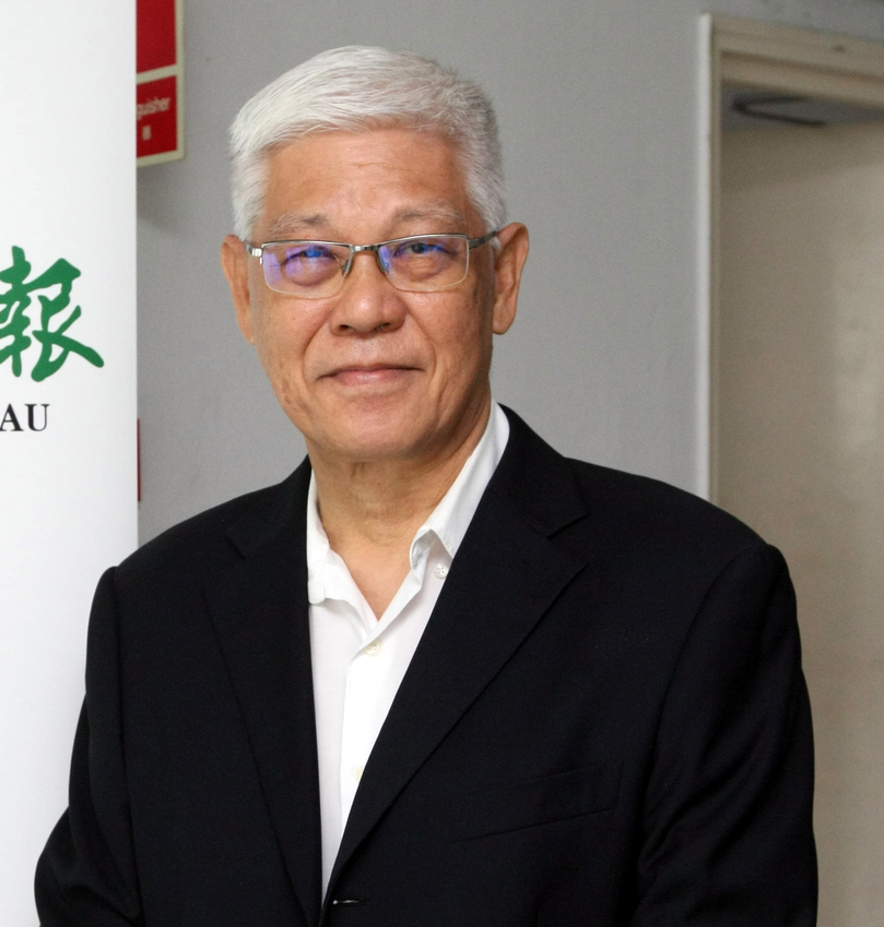 锺启章