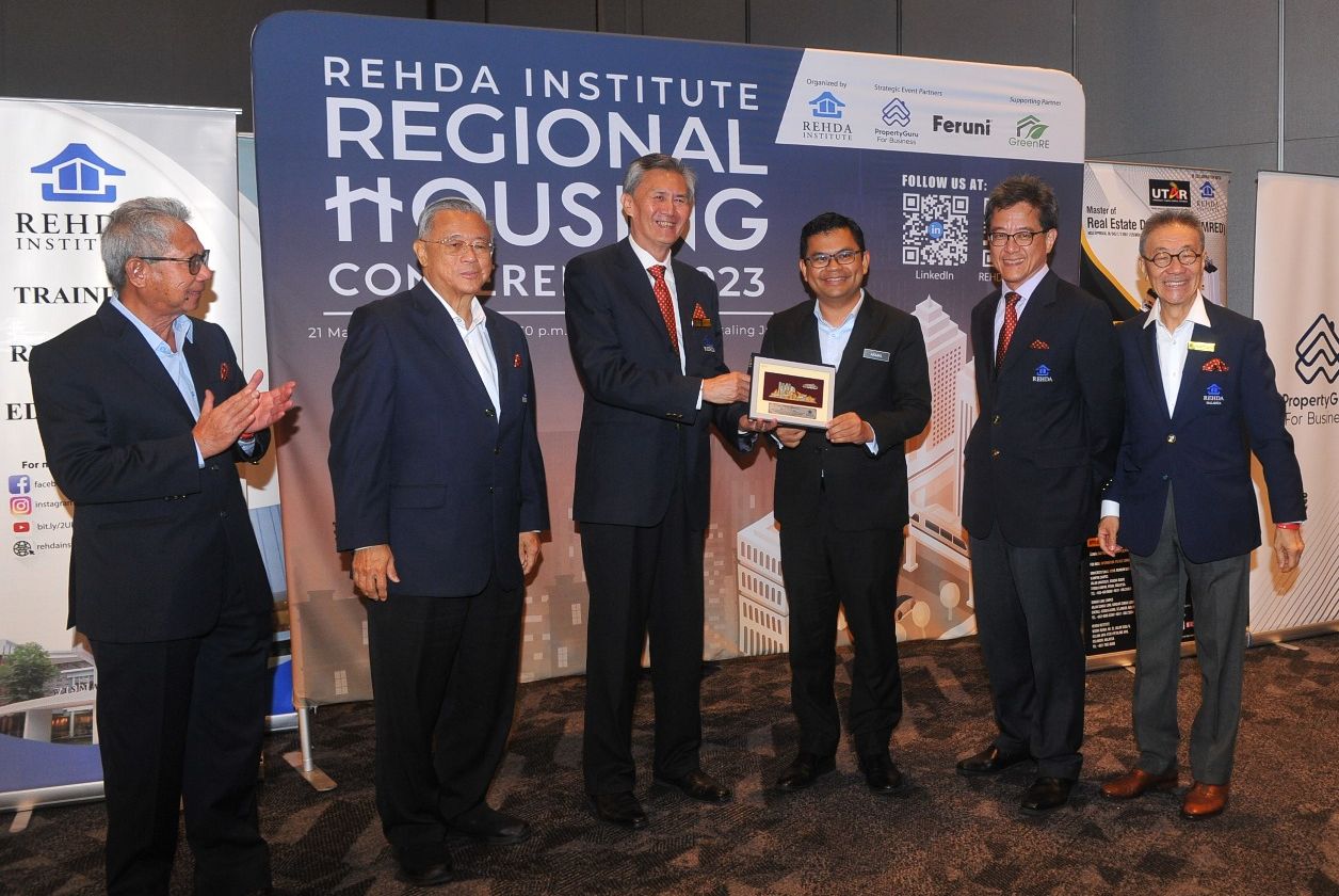 黄中立建议政府建社会房屋 私人界专注可负担房屋