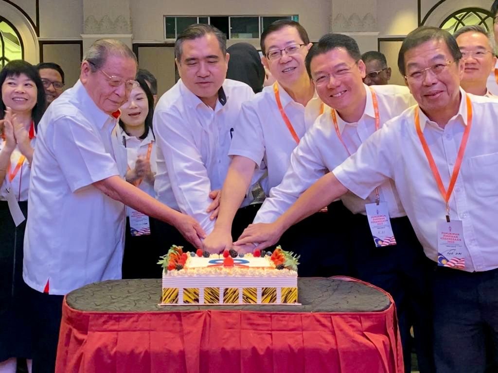 行动党57岁