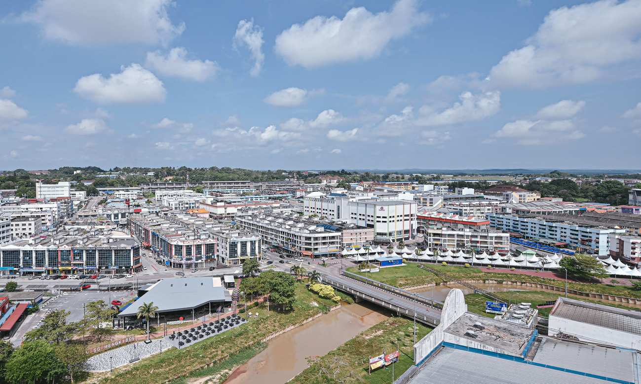 龙城集团 居銮