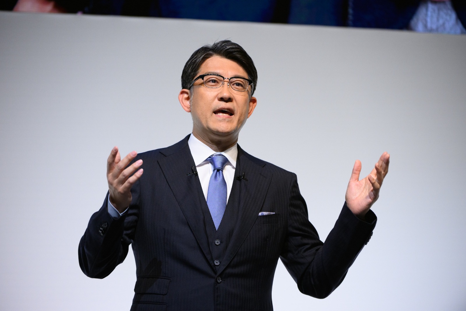 丰田新CEO首次亮相 3年内推10款电动车